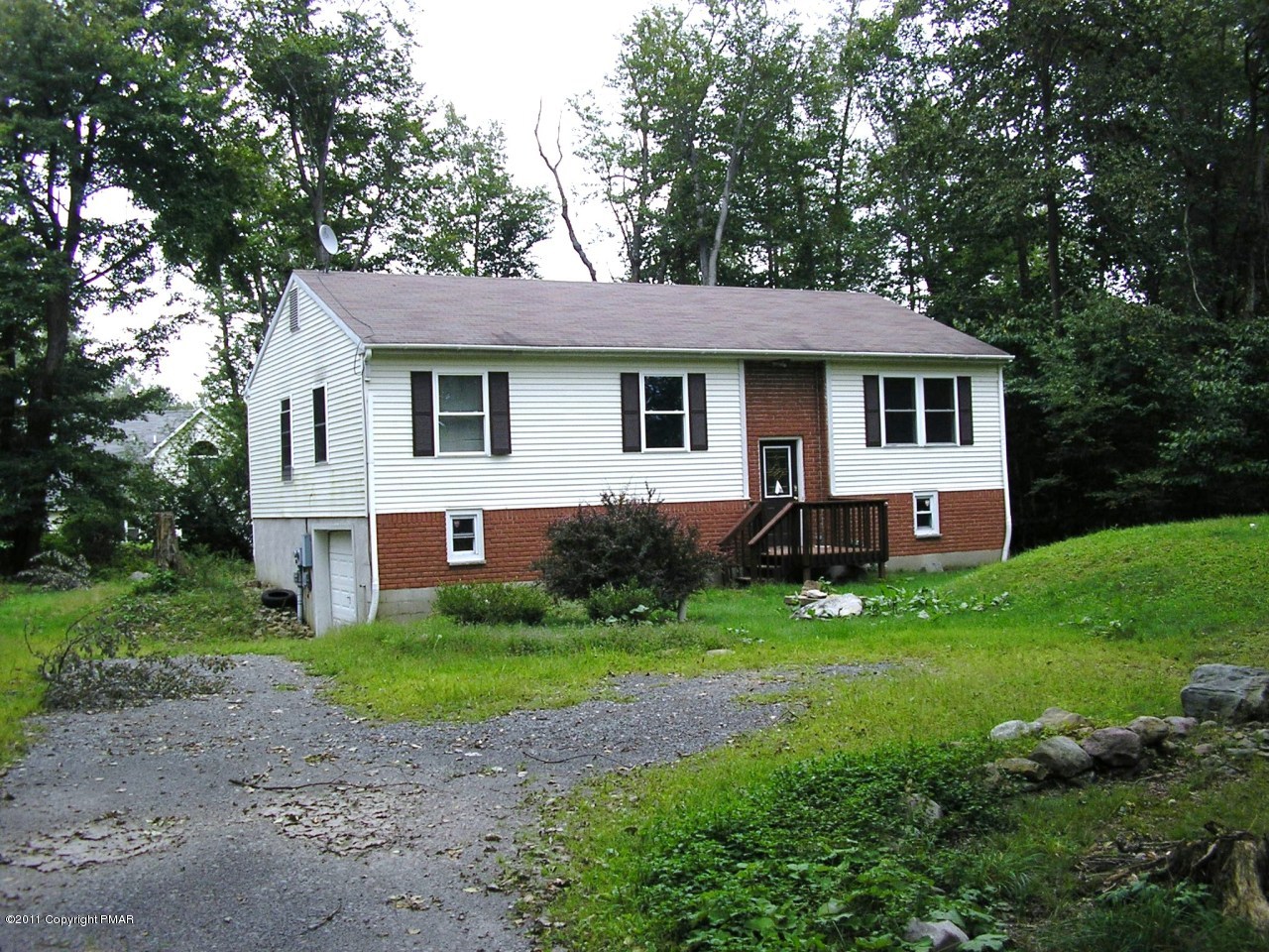 7291 Lake Road Tobyhanna, PA 18466 - Photo 1 of 10 FRONT VIEW