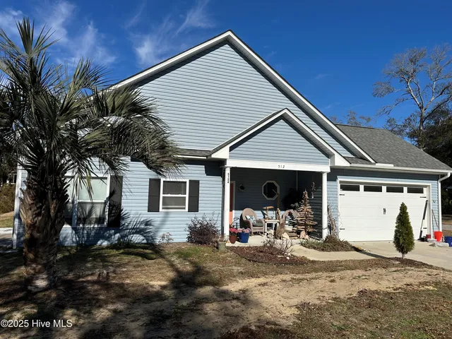 $2,350 | 512 West St George Street, Unit A, Southport, NC 28461