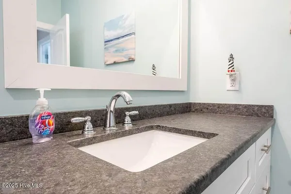 $2,350 | 512 West St George Street, Unit A, Southport, NC 28461