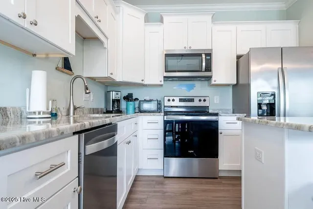 $2,350 | 512 West St George Street, Unit A, Southport, NC 28461