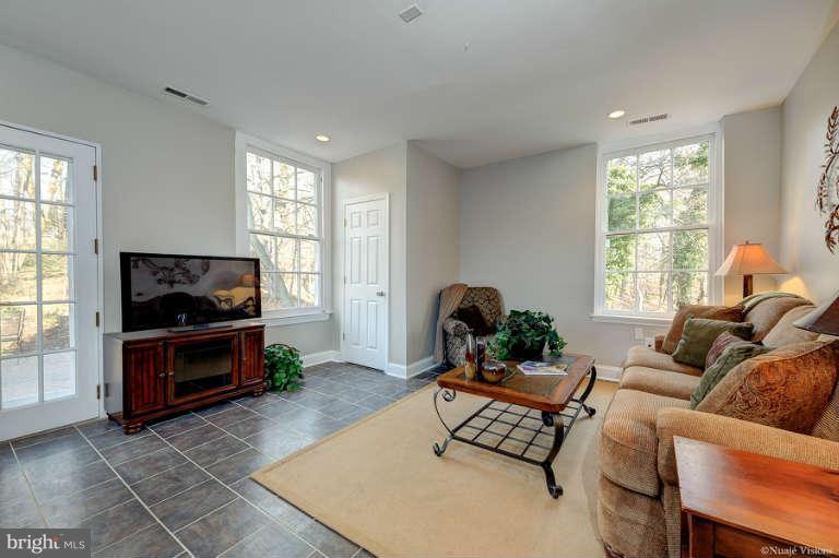 2304 Hillhouse Road Baltimore, MD 21207 - Photo 11 of 30 Family Room