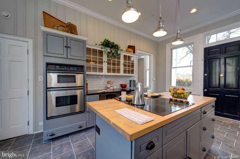 2304 Hillhouse Road Baltimore, MD 21207 - Photo 9 of 30 Kitchen