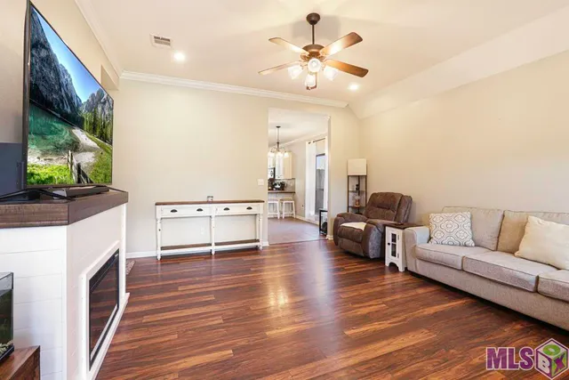 $289,900 | 14469 Essen Terrace Drive, Gonzales, LA 70737