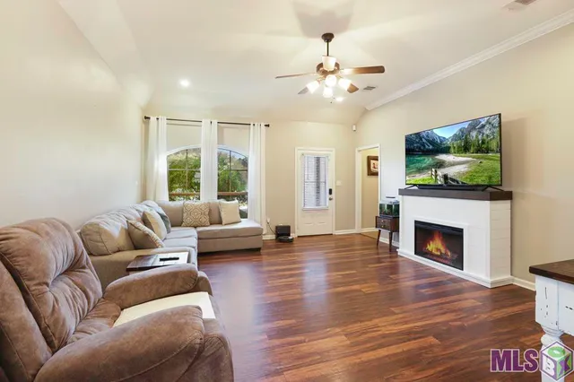 $289,900 | 14469 Essen Terrace Drive, Gonzales, LA 70737
