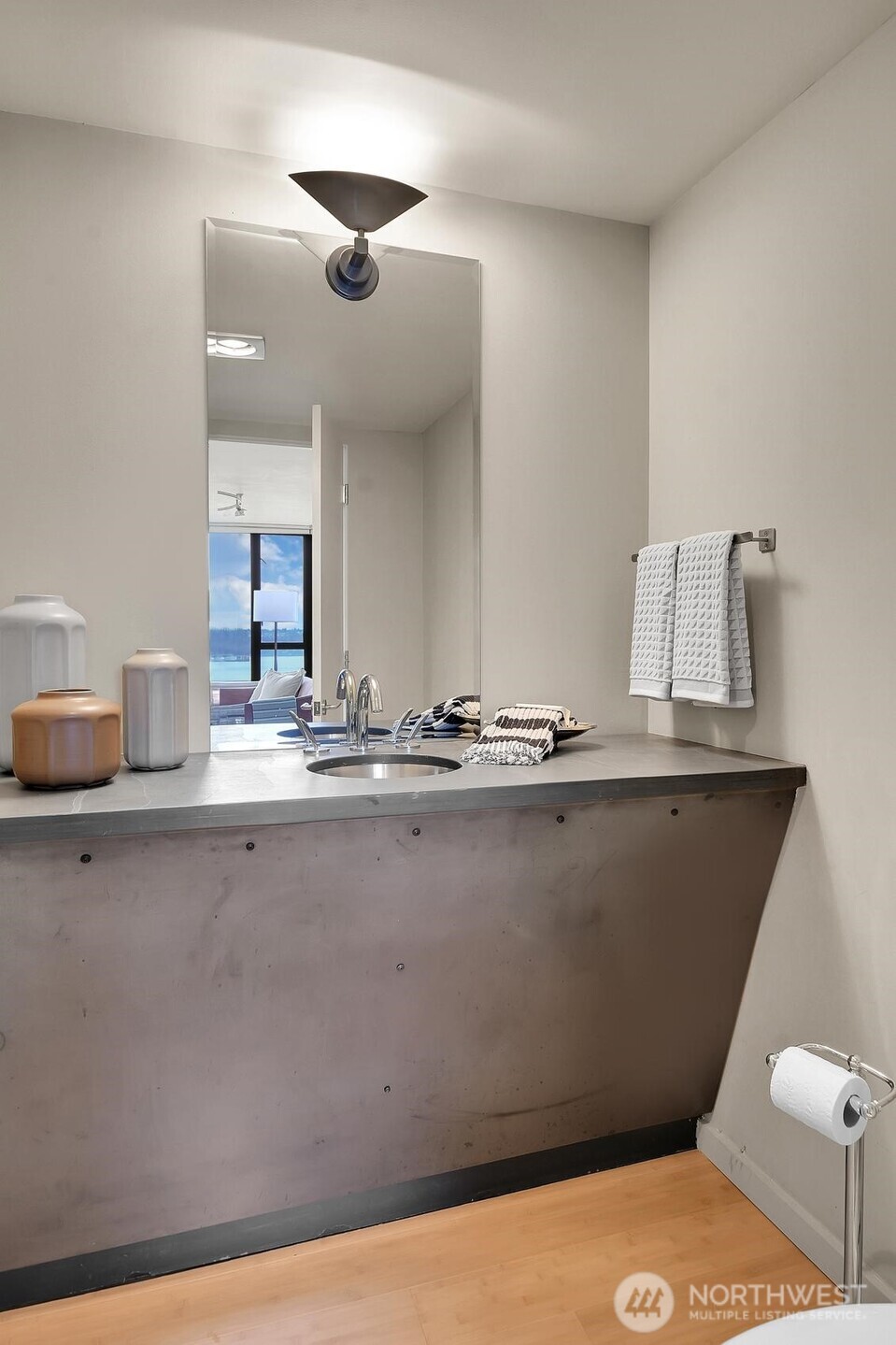 2201 3rd Avenue, Unit 2003 Seattle, WA 98121 - Photo 19 of 40