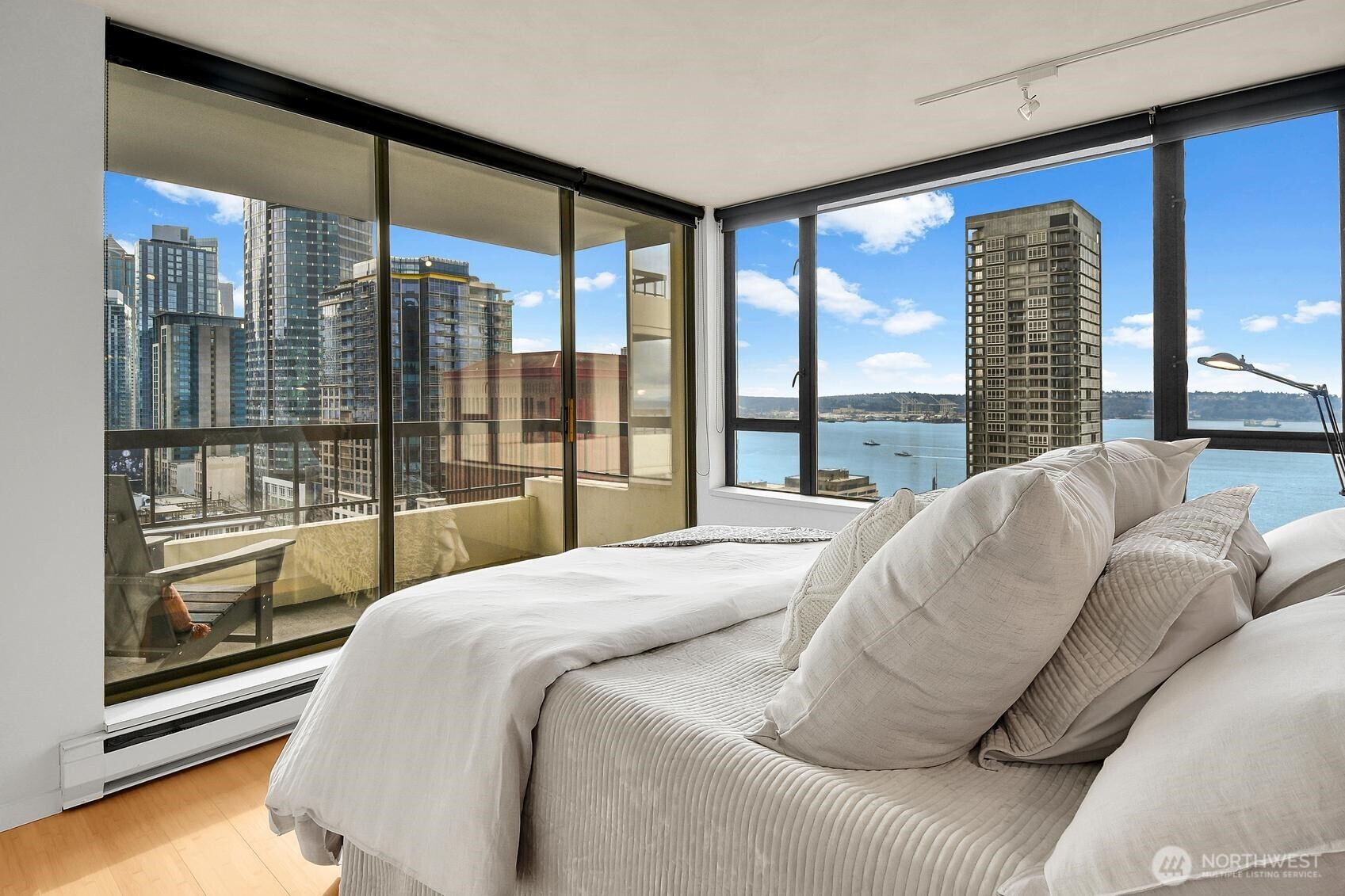 2201 3rd Avenue, Unit 2003 Seattle, WA 98121 - Photo 21 of 40