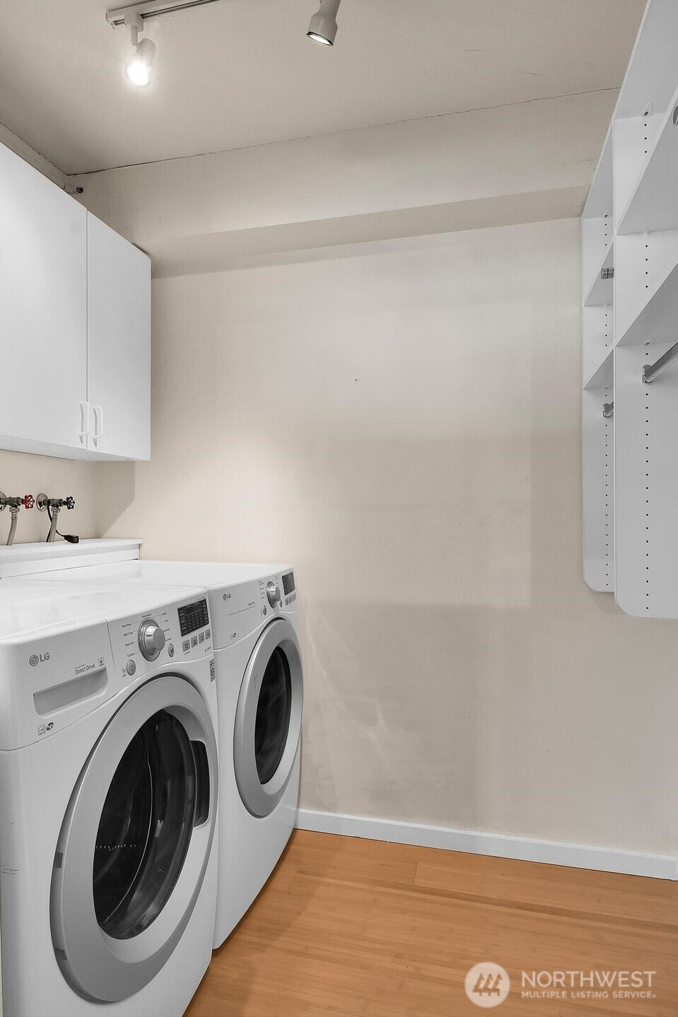 2201 3rd Avenue, Unit 2003 Seattle, WA 98121 - Photo 28 of 40