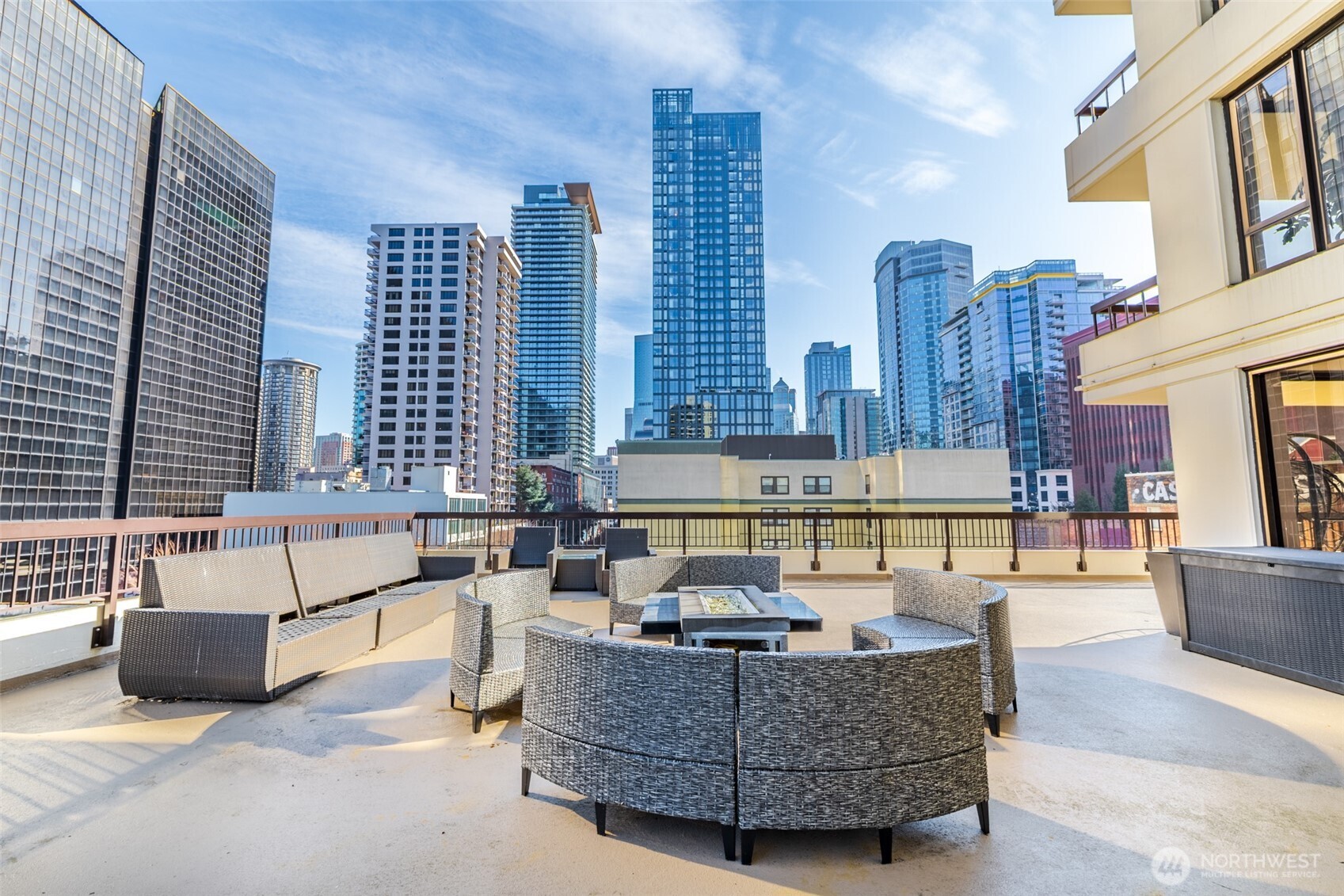 2201 3rd Avenue, Unit 2003 Seattle, WA 98121 - Photo 33 of 40