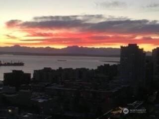 2201 3rd Avenue, Unit 2003 Seattle, WA 98121 - Photo 37 of 40