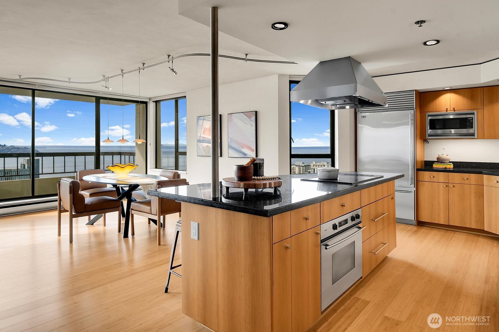 2201 3rd Avenue, Unit 2003 Seattle, WA 98121 - Photo 10 of 40