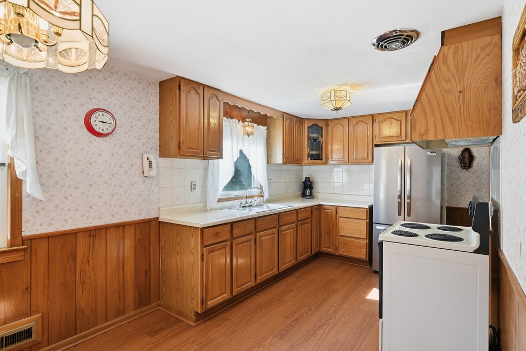 315 Porter Road East Longmeadow, MA 01028 - Photo 20 of 39