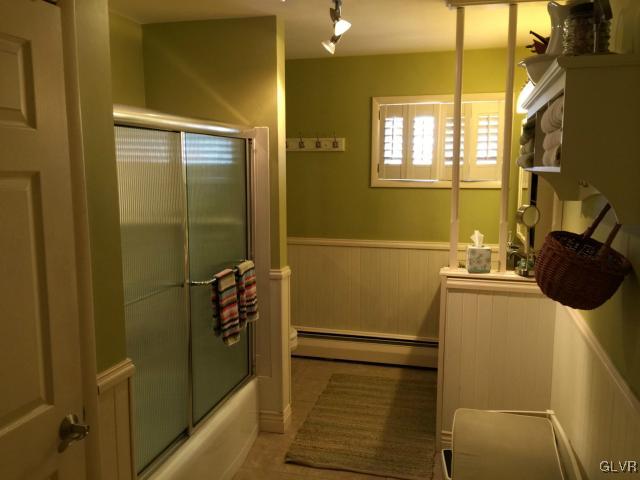 810 Allegheny Road Mount Bethel, PA 18343 - Photo 23 of 26 Large bathroom on 1st floor.