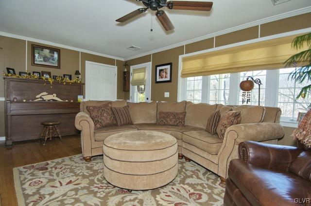 810 Allegheny Road Mount Bethel, PA 18343 - Photo 9 of 26 Gallery Image 9
