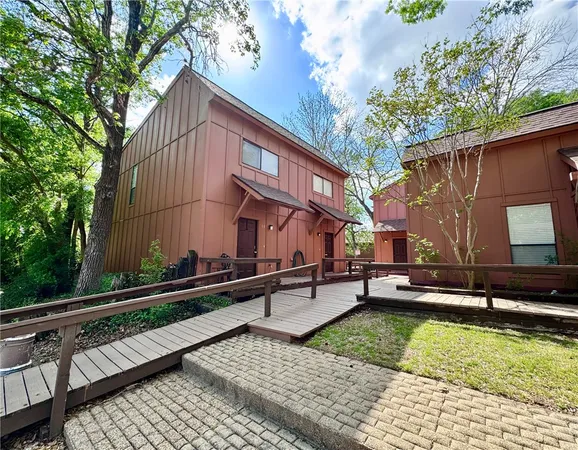 $126,000 | 3923 Old Oaks Drive, Unit 5, Bryan, TX 77802