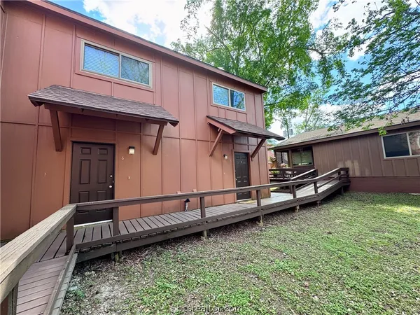 $126,000 | 3923 Old Oaks Drive, Unit 5, Bryan, TX 77802