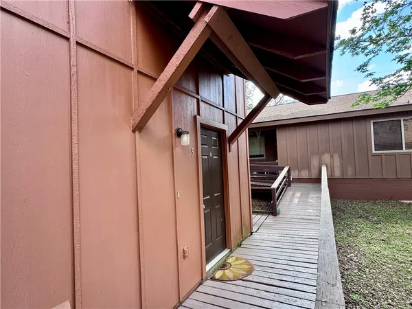 $126,000 | 3923 Old Oaks Drive, Unit 5, Bryan, TX 77802