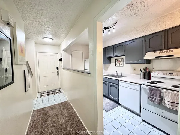 $126,000 | 3923 Old Oaks Drive, Unit 5, Bryan, TX 77802