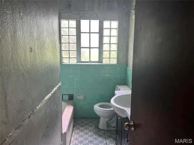 $94,900 | 9015 McNulty Drive, St. John, MO 63114