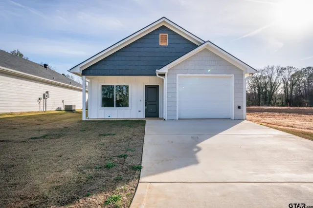 $235,000 | 392 Alexander Street, Kilgore, TX 75662