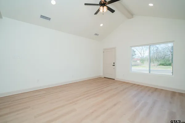 $229,900 | 392 Alexander Street, Kilgore, TX 75662