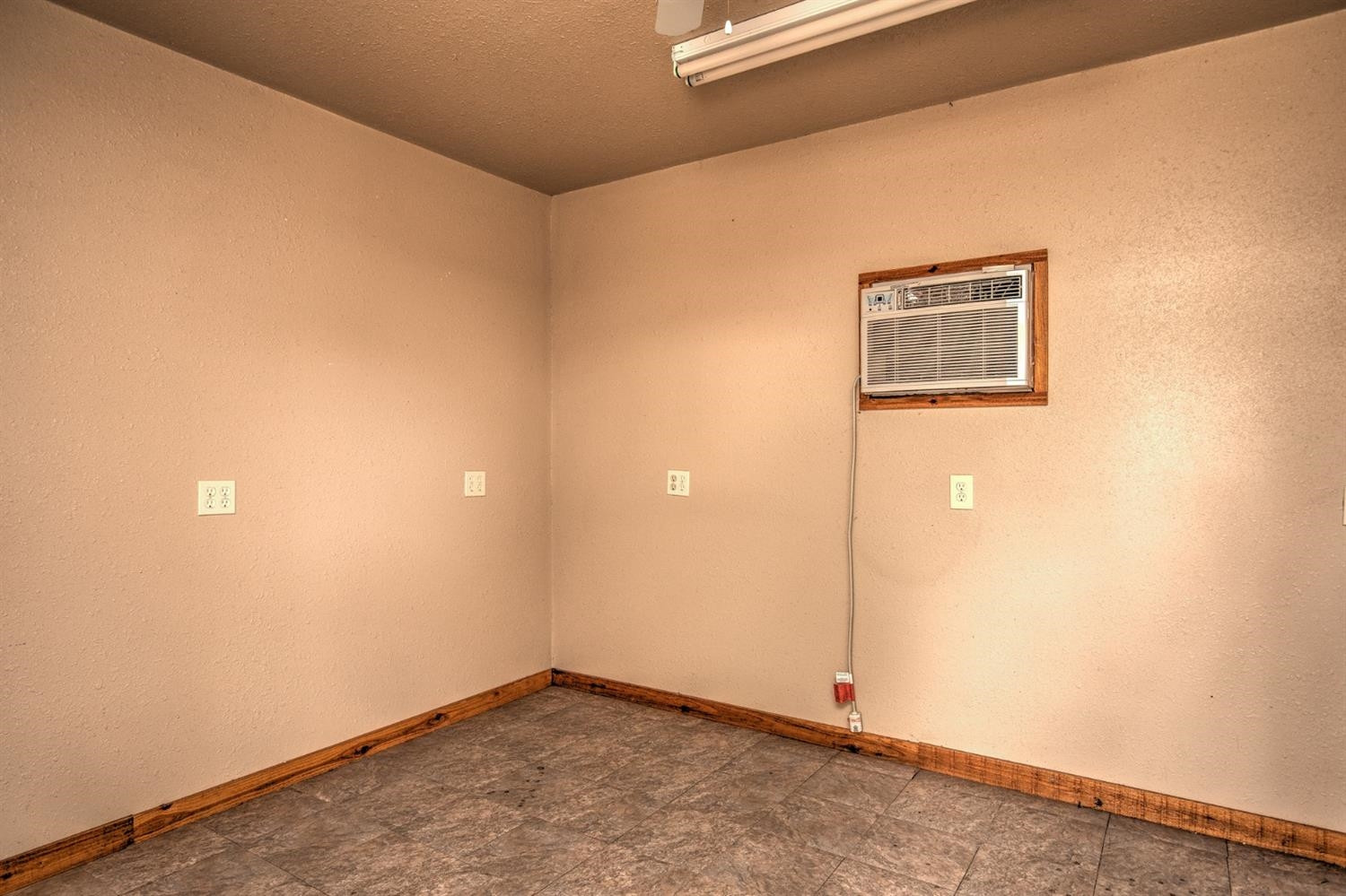 3008 30th Street Lubbock, TX 79410 - Photo 25 of 29 a view of an empty room
