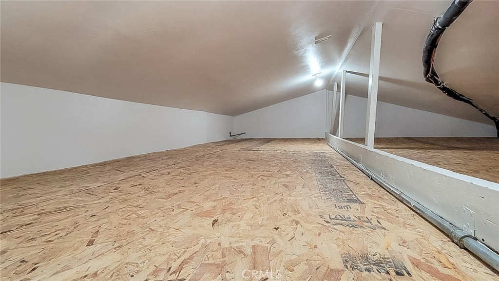 7320 Sherwood Road Joshua Tree, CA 92252 - Photo 23 of 44 a view of an empty room