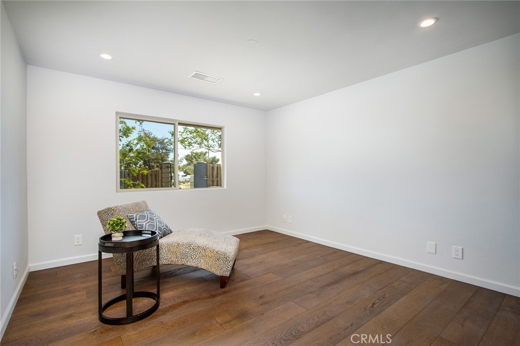 7320 Sherwood Road Joshua Tree, CA 92252 - Photo 29 of 44 a workspace with furniture and window