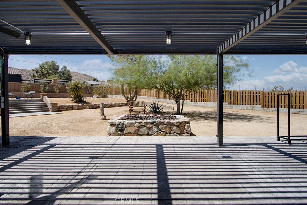 7320 Sherwood Road Joshua Tree, CA 92252 - Photo 35 of 44 a outdoor view with sitting space