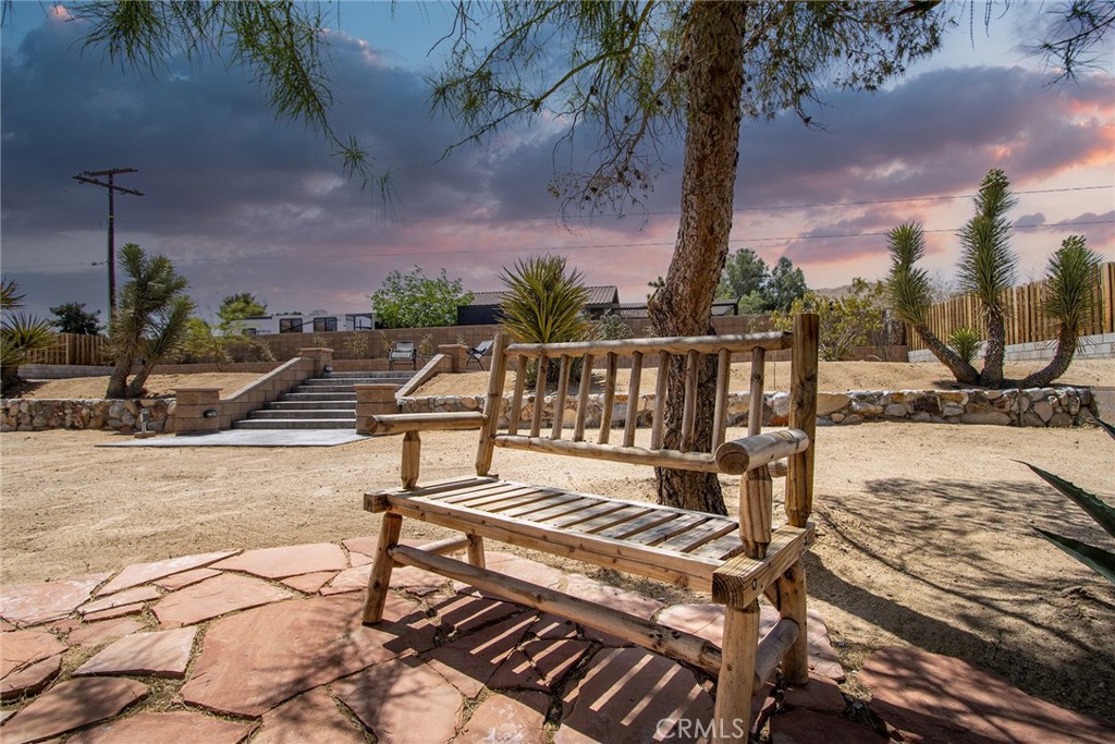 7320 Sherwood Road Joshua Tree, CA 92252 - Photo 37 of 44 a view of a terrace with sitting area