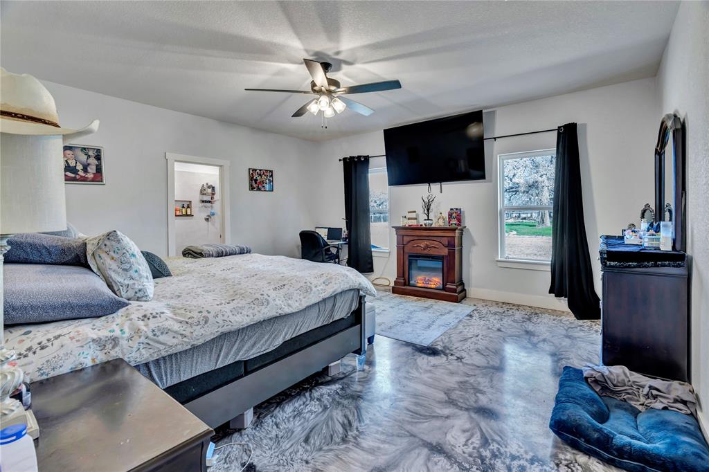 108 Dexter Lane Poolville, TX 76487 - Photo 11 of 25