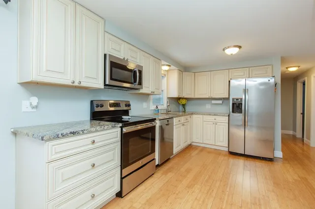 $459,000 | 9 Pleasant View Drive, Hooksett, NH 03106