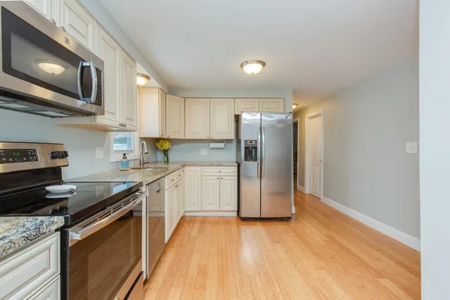 $459,000 | 9 Pleasant View Drive, Hooksett, NH 03106