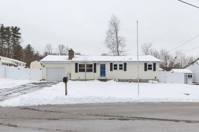 $459,000 | 9 Pleasant View Drive, Hooksett, NH 03106