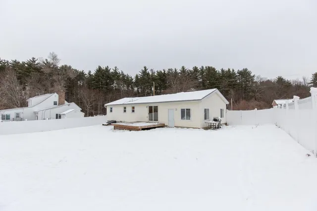 $459,000 | 9 Pleasant View Drive, Hooksett, NH 03106