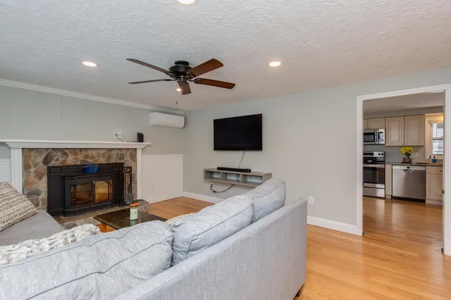 $459,000 | 9 Pleasant View Drive, Hooksett, NH 03106