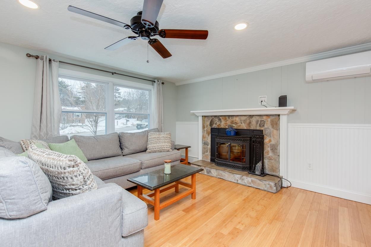 9 Pleasant View Drive Hooksett, NH 03106 - Photo 7 of 48