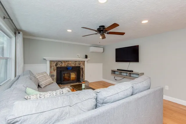 $459,000 | 9 Pleasant View Drive, Hooksett, NH 03106