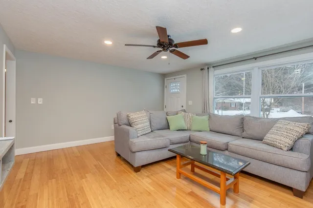 $459,000 | 9 Pleasant View Drive, Hooksett, NH 03106