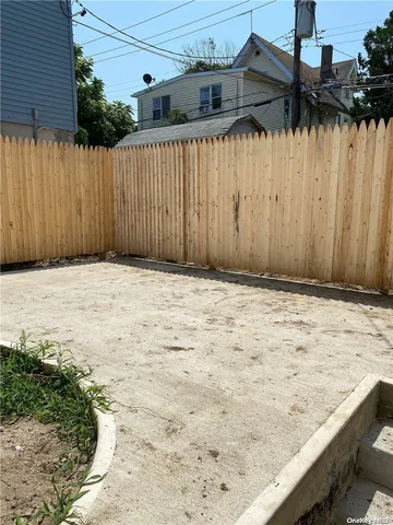 $2,800 | 122 East Fulton Street, Unit LOWR, Long Beach, NY 11561