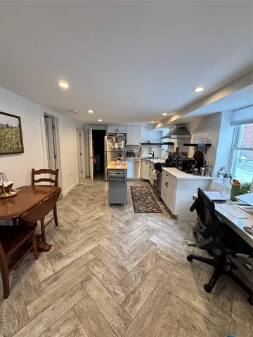 $2,800 | 122 East Fulton Street, Unit LOWR, Long Beach, NY 11561