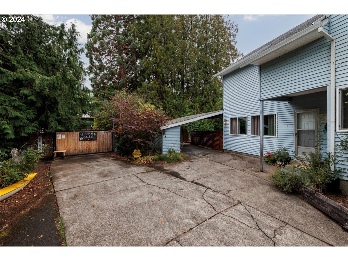 4435 Southwest 99th Avenue Beaverton, OR 97005 - Photo 2 of 45 Gallery Image 2