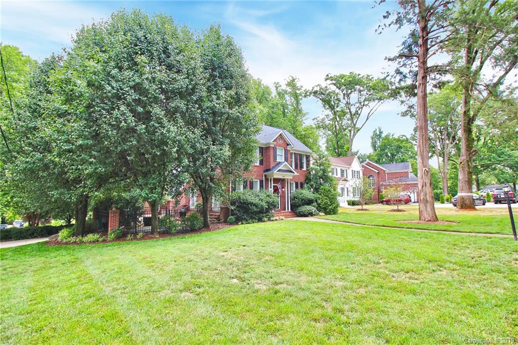 1301 Lilac Road Charlotte, NC 28209 - Photo 5 of 47 Gallery Image 5