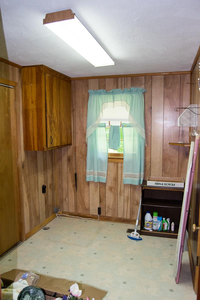 160 Excell Road Clarksville, TN 37043 - Photo 11 of 30 a room with window and furniture