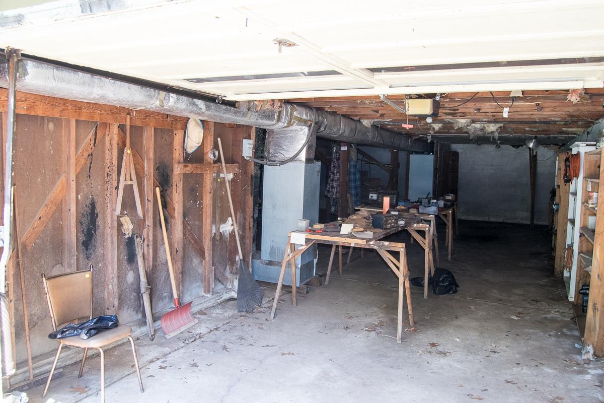 160 Excell Road Clarksville, TN 37043 - Photo 28 of 30 a view of a chairs and tables in patio