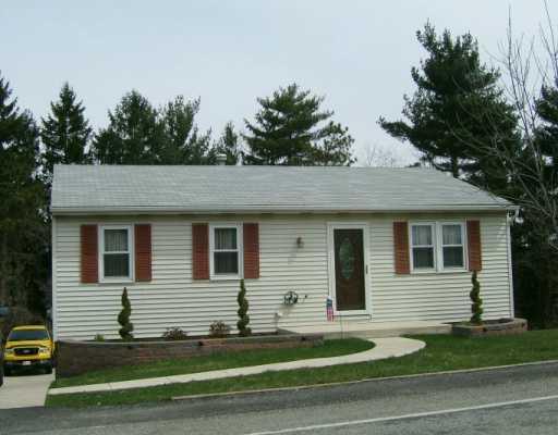 735 New Texas Road Plum, PA 15239 - Photo 1 of 8 Exterior Front.