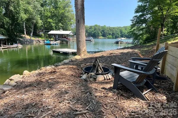 $299,000 | 3748 Landmark Drive, Sherrills Ford, NC 28673