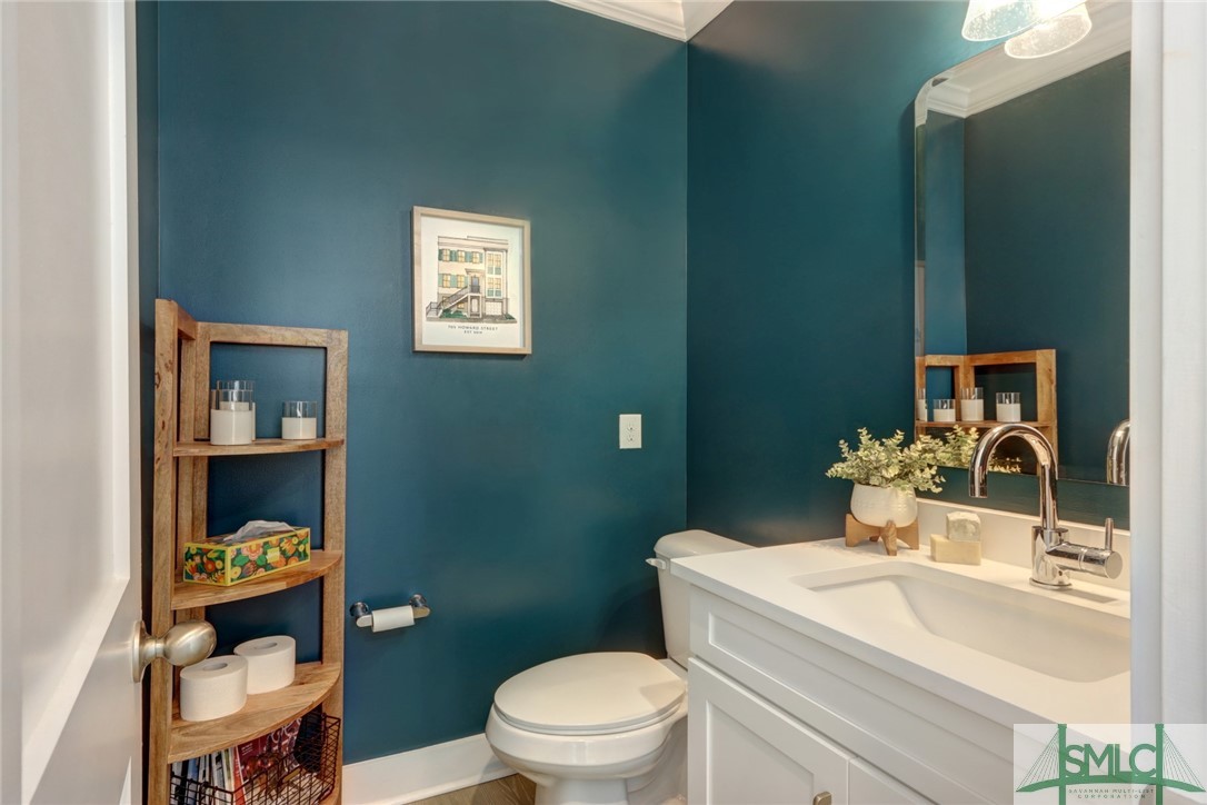 705 Howard Street Savannah, GA 31401 - Photo 18 of 46 Main floor powder room