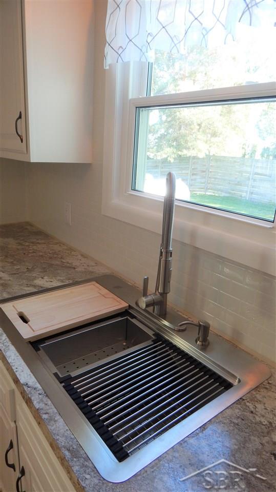 1307 South Carter Road Midland, MI 48642 - Photo 6 of 29