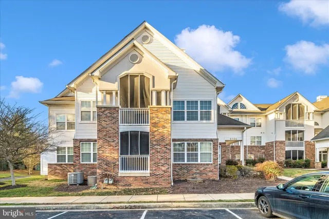 $2,300 | 6520 Lake Park Drive, Unit 201, Greenbelt, MD 20770
