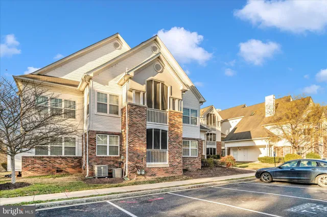 $2,300 | 6520 Lake Park Drive, Unit 201, Greenbelt, MD 20770